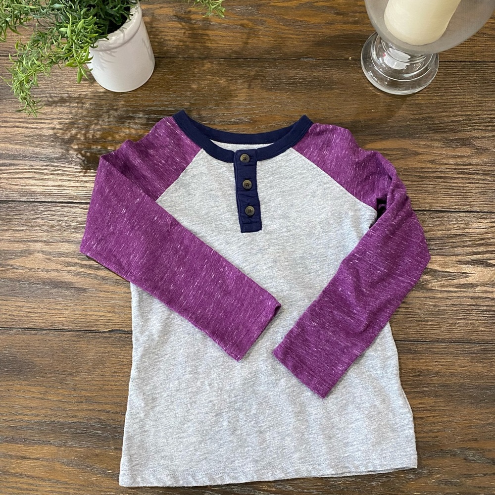 Boys Old Navy gray and purple crew neck long-sleeve shirt
